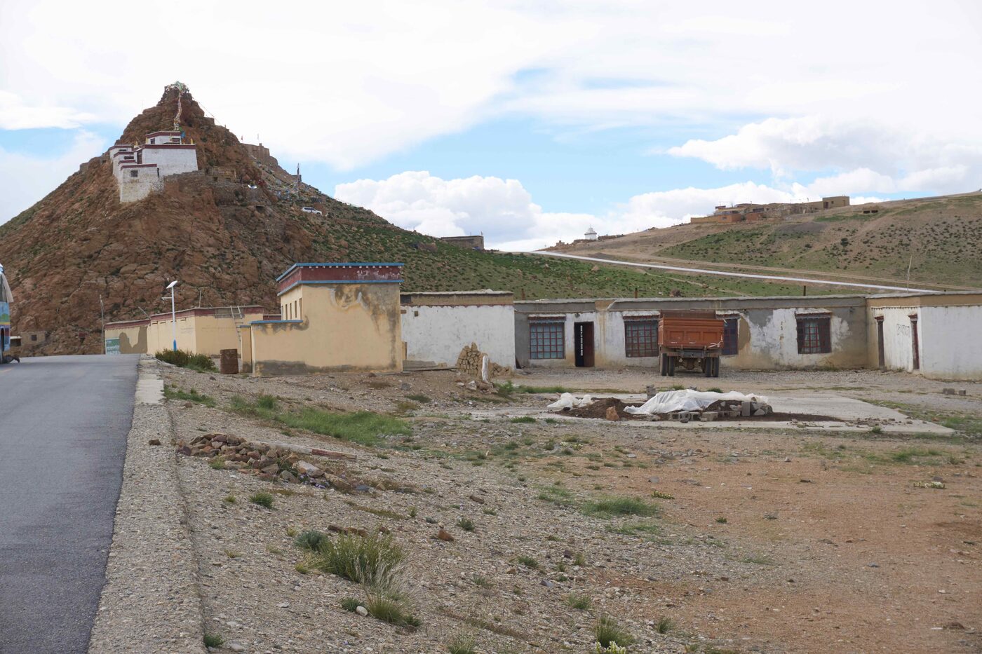 Chiu gompa, built into the walls of the hill near Manasarovar